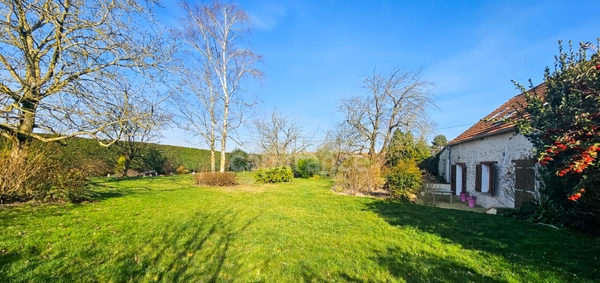 Propriete à vendre 15 pièces ETAMPES (91), 2 maisons d'habitations, 3 grandes dépendances sur terrain clos de 1308 m². 