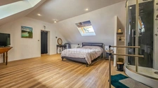 A vendre 8 pièces FONTAINE LA RIVIERE (91) Maison sur sous-sol avec cave voûtée et piscine. 