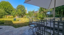 In the heart of the town of ETAMPES (91), a 13-room property for sale, with a large garage, 2 outbuildings and enclosed grounds of 997 m². 