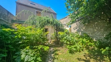 Maison à vendre AUTRUY SUR JUINE (45), maison de 5 pièces avec cave sur terrain clos. 