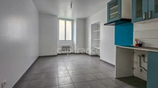 Appartement T2 en bon état avec place de parking privative à vendre 2 pièces ETRECHY (91)