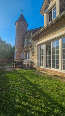 A vendre, FONTAINE LA RIVIERE (91) magnifique appartement 4 pièces, 2 terrasses, terrains clos et piscine dans copropriété haut de gamme. 