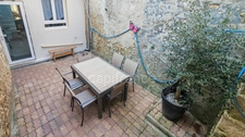 A vendre ETAMPES (91) . Maison en très bon état, 6 pièces, cave, cour et jardin clos. 