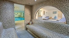 A vendre, propriété LE VAL SAINT GERMAIN (91), 21 pièces, piscine, hammam, ascenseur, garage 11 véhicules... Terrain de 9231m². 