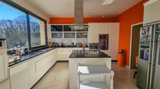A vendre, propriété LE VAL SAINT GERMAIN (91), 21 pièces, piscine, hammam, ascenseur, garage 11 véhicules... Terrain de 9231m². 