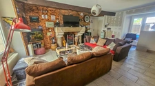 A vendre 8 pièces FONTAINE LA RIVIERE (91) Maison sur sous-sol avec cave voûtée et piscine. 