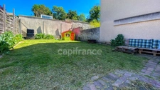 A vendre ETAMPES (91) . Maison en très bon état, 6 pièces, cave, cour et jardin clos. 