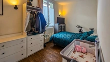 Maison composé de 2 appartements, jardins, caves et places de parking, à vendre SACLAS (91)