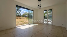 A vendre 6 pièces MORIGNY-CHAMPIGNY (91) maison sur sous-sol total en bon état sur terrain clos de 1961 m². 