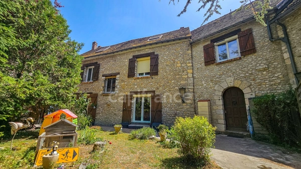 A vendre 8 pièces FONTAINE LA RIVIERE (91) Maison sur sous-sol avec cave voûtée et piscine. 