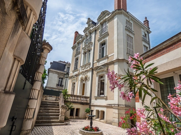 Maison Bourgeoise 8 pièces – 230 m² – Hypercentre de Tours