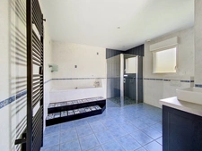 Maison à vendre 7 pièces avec ascenseur.
