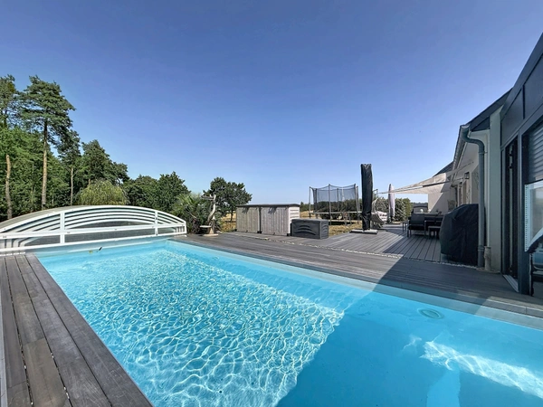 Maison à vendre 5 pièces avec piscine.
