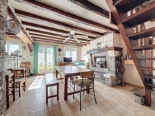 Maison de charme dans un hameau calme (37)