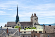 PLACE GRANGIER CENTRE VILLE DIJON  SPACIEUX  APPARTEMENT DE 139 m2 