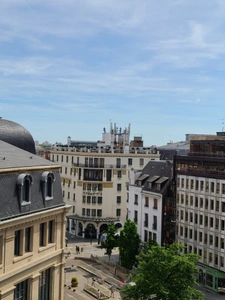 PLACE GRANGIER CENTRE VILLE DIJON  SPACIEUX  APPARTEMENT DE 139 m2 