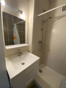 DIJON CENTRE-VILLE-- Appartement de 46 m2 au 1er étage  avec balcon  à 2 pas du groupe scolaire Saint -Joseph/Facs