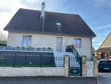 Secteur du Château de  CHEVIGNY SAINT SAUVEUR (21 Côte d'or) Grande maison confortable- 