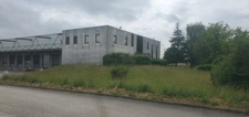 PLATEFORME LOGISTIQUE - 2200 mètres carrés couverts sur 1,5 hectares / CENTRE FRANCE/ BOURGOGNE/LONGVIC (21)