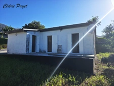 Maison à vendre 3 chambres  de 60 m2 habitable LES MAKES (974)