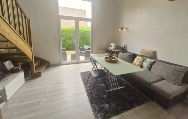 Maison "appartement duplex" 39 m2 avec petit jardin, coté Avesnières