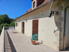 Maison de charme avec piscine sur terrain de 4 618 m2