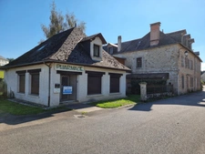 Building for sale in Corrèze (19): commercial premises and 3 apartments + covered parking