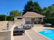 Maison de charme avec piscine sur terrain de 4 618 m2