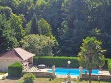 Maison de charme avec piscine sur terrain de 4 618 m2