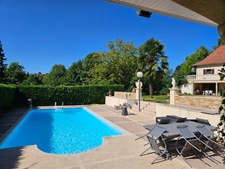 Maison de charme avec piscine sur terrain de 4 618 m2