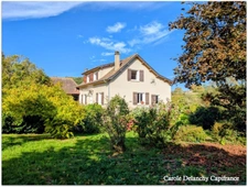 Maison familiale - 4/5 chambres -à vendre à Boueilh, dépendances sur 2000 m² de terrain