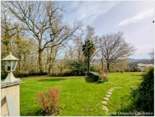 Propriété de caractère de 170 m² + maisonnette 30 m², classée 3 épis Gite de France sur 2 500 m² Vue Pyrénées.
