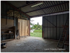 Hangar à aménager en habitation – 150 m² – Terrain 1192 m² – Proche Chemin de Compostelle