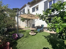 Villa rénovée vue mer à vendre LES ISSAMBRES (83)