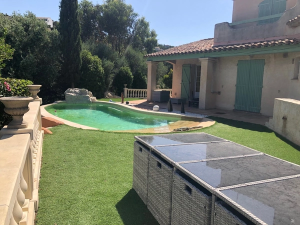 Maison à vendre 4 pièces LES ISSAMBRES (83)