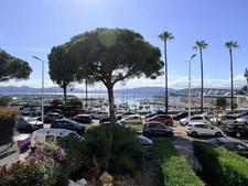 2-room apartment for sale in Cannes (06) with panoramic sea view