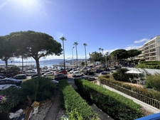 2-room apartment for sale in Cannes (06) with panoramic sea view