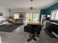 Renovated villa with sea view for sale in Les Issambres (83)