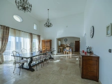 Maison à vendre 10 pièces LE VAL (83)