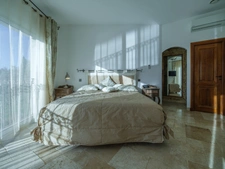 Maison à vendre 10 pièces LE VAL (83)