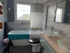 Renovated villa with sea view for sale in Les Issambres (83)