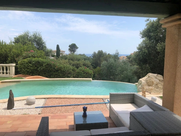 Maison à vendre 4 pièces LES ISSAMBRES (83)