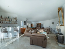 Maison à vendre 10 pièces LE VAL (83)