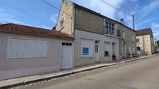4 bedroom house, outbuildings and double garage MASSANGIS (89)
