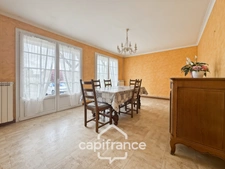 Maison de plain-pied 113 m² - 4 chambres avec fort potentiel à Tronchy