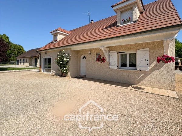 Maison familiale de 131 m2 sur la commune de LAIVES.