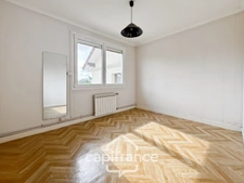 Maison de plain-pied 113 m² - 4 chambres avec fort potentiel à Tronchy