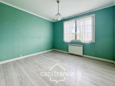 Maison de plain-pied 113 m² - 4 chambres avec fort potentiel à Tronchy