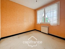 Maison de plain-pied 113 m² - 4 chambres avec fort potentiel à Tronchy