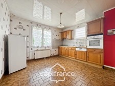 Maison de plain-pied 113 m² - 4 chambres avec fort potentiel à Tronchy